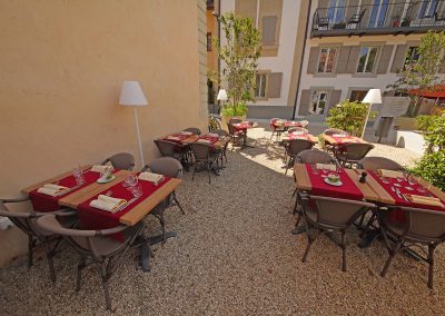 Restaurant-Terrasse-Gland